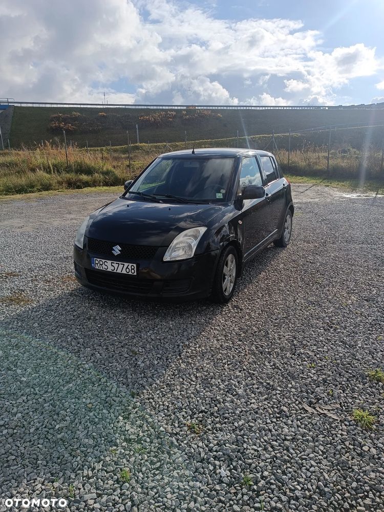 Suzuki Swift - 1