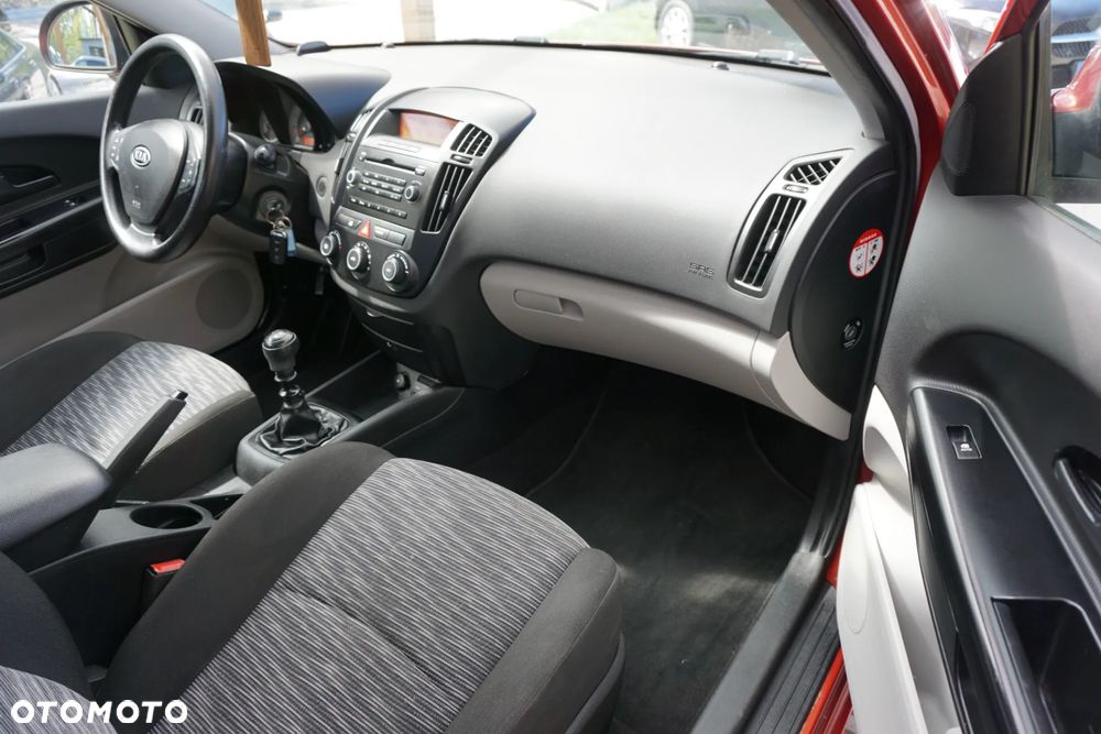 Kia Ceed 1.4 Comfort + - 14