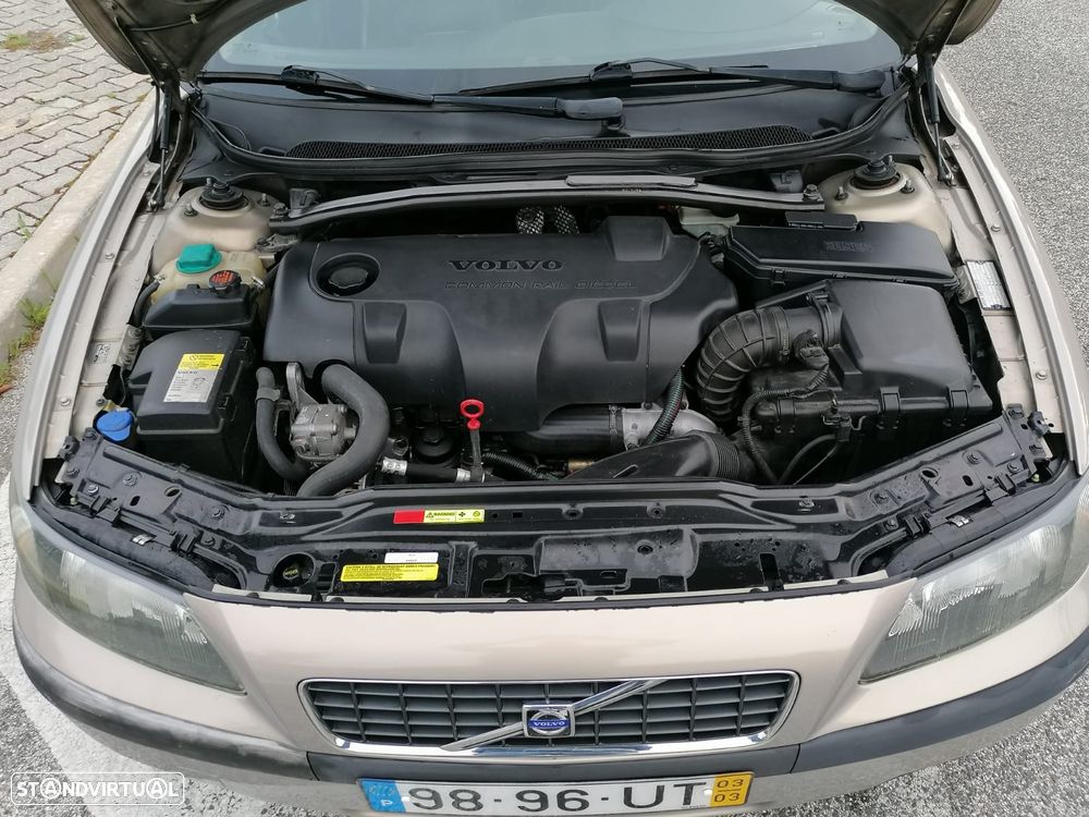 Volvo S60 2.4 D5 - 4