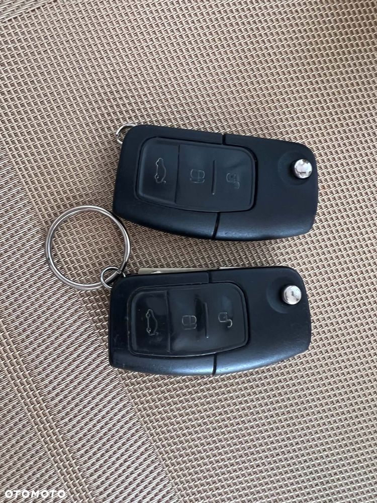 Ford Fiesta 1.25 Titanium EU5 - 12