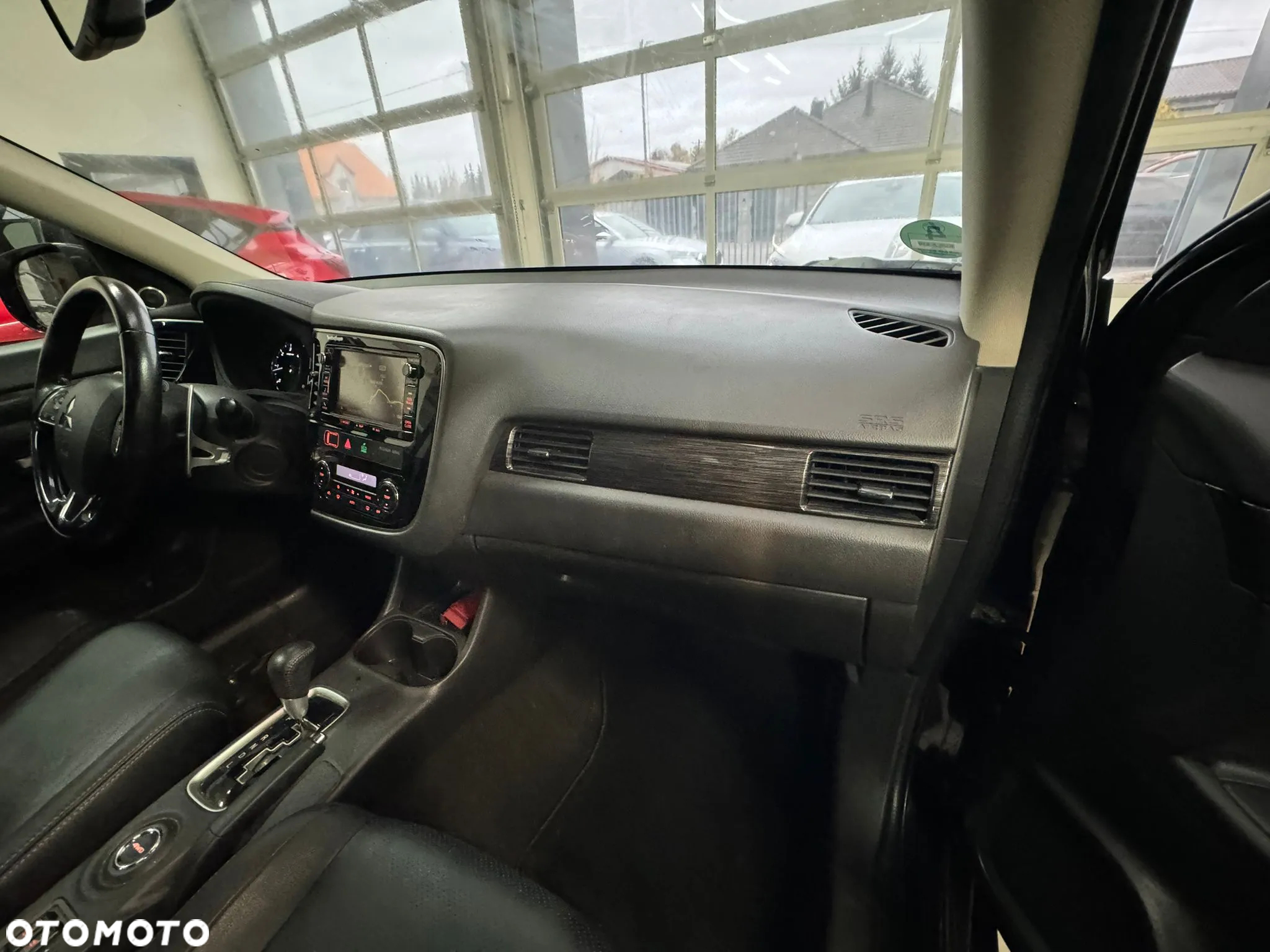 Mitsubishi Outlander 2.2 DI-D 4WD Automatik Invite - 9