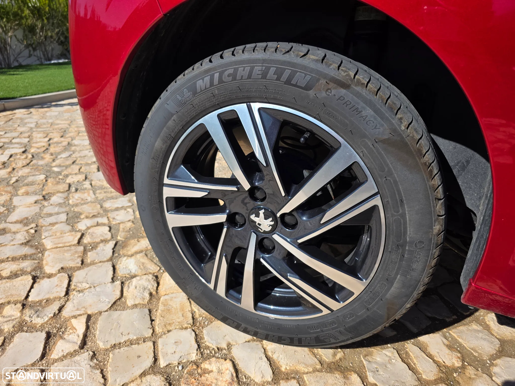 Peugeot 208 1.2 PureTech Active - 10