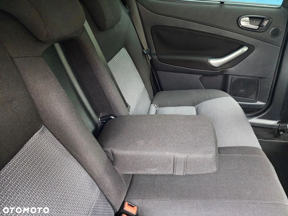 Ford Mondeo 2.0 Trend - 33