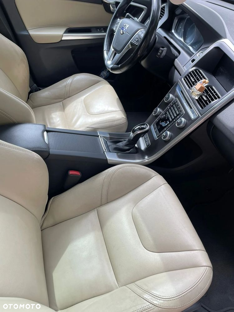 Volvo XC 60 D4 Geartronic Summum - 14