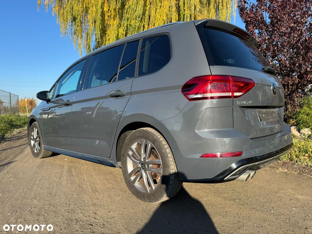 Volkswagen Touran - 10