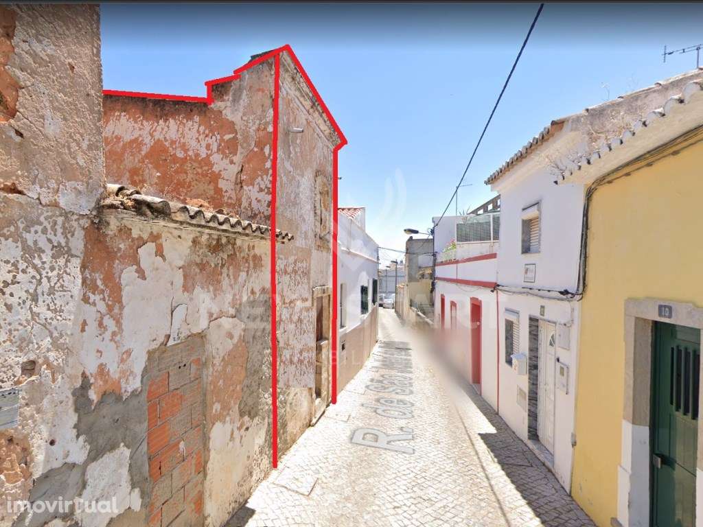 Moradia em ruínas no centro histórico de Loulé - Grande imagem: 2/7