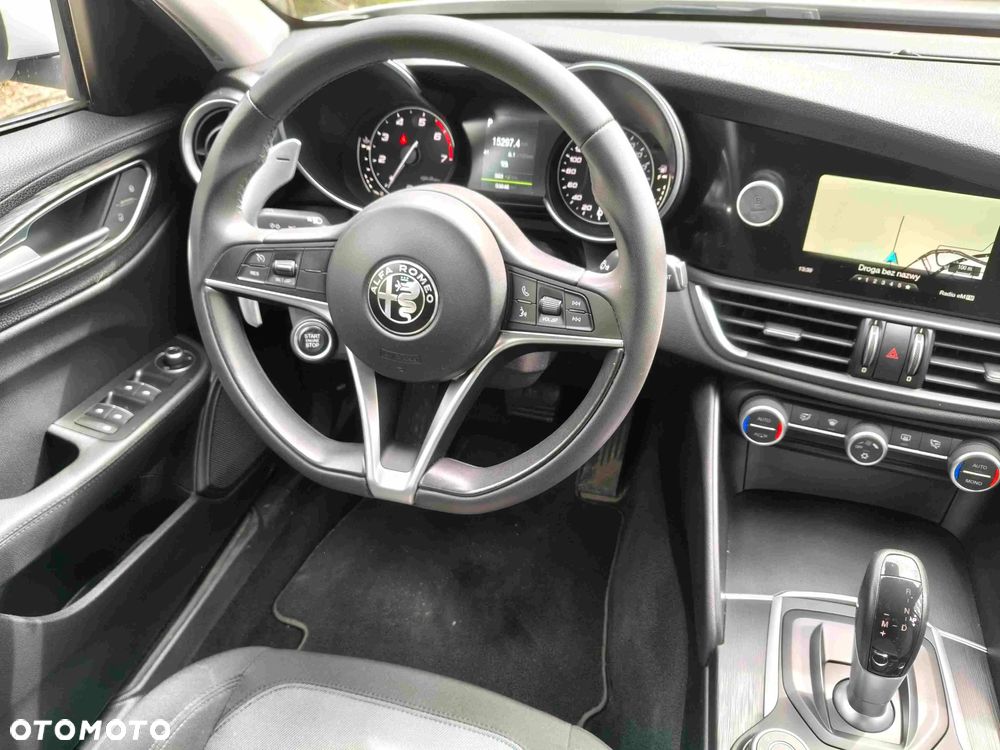 Alfa Romeo Giulia - 12