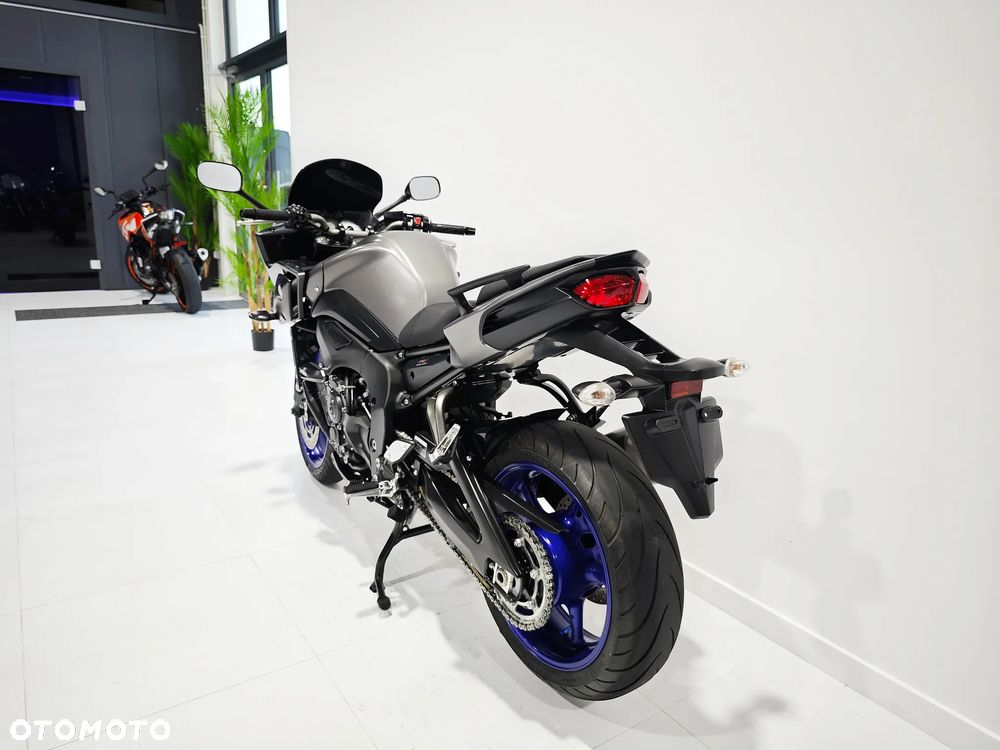 Yamaha FZ - 18