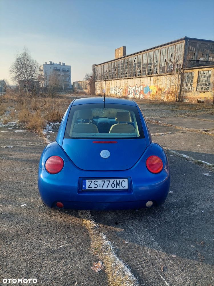 Volkswagen New Beetle - 8