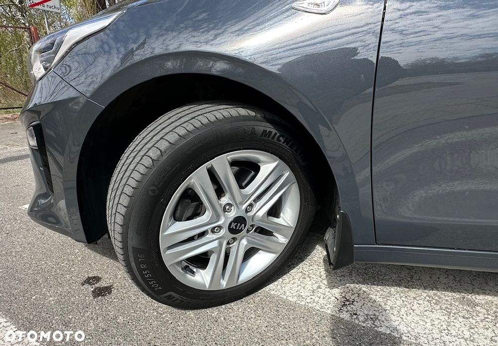 Kia Ceed 1.6 CRDi mHEV M - 6