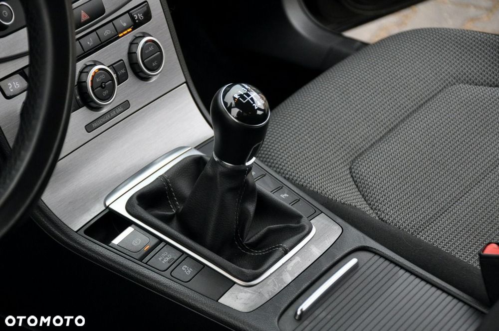 Volkswagen Passat - 35