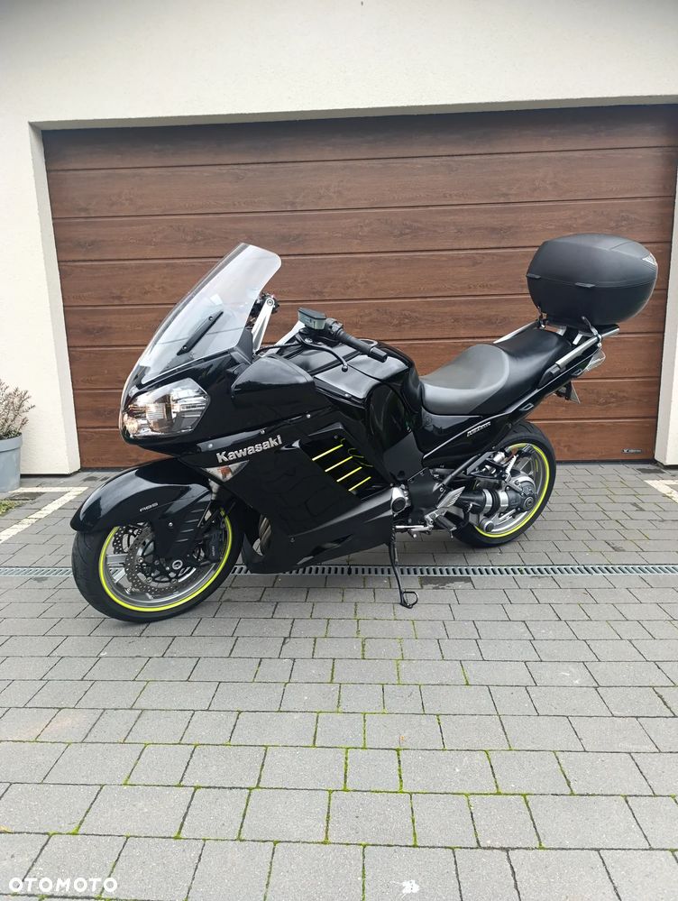 Kawasaki GTR - 3