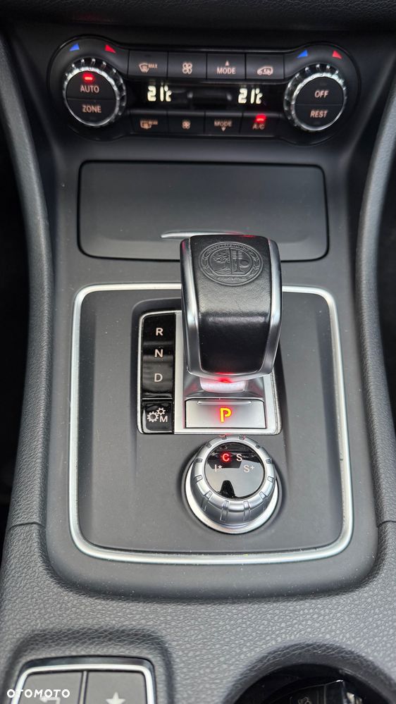 Mercedes-Benz CLA AMG 45 4Matic 7G-DCT - 18