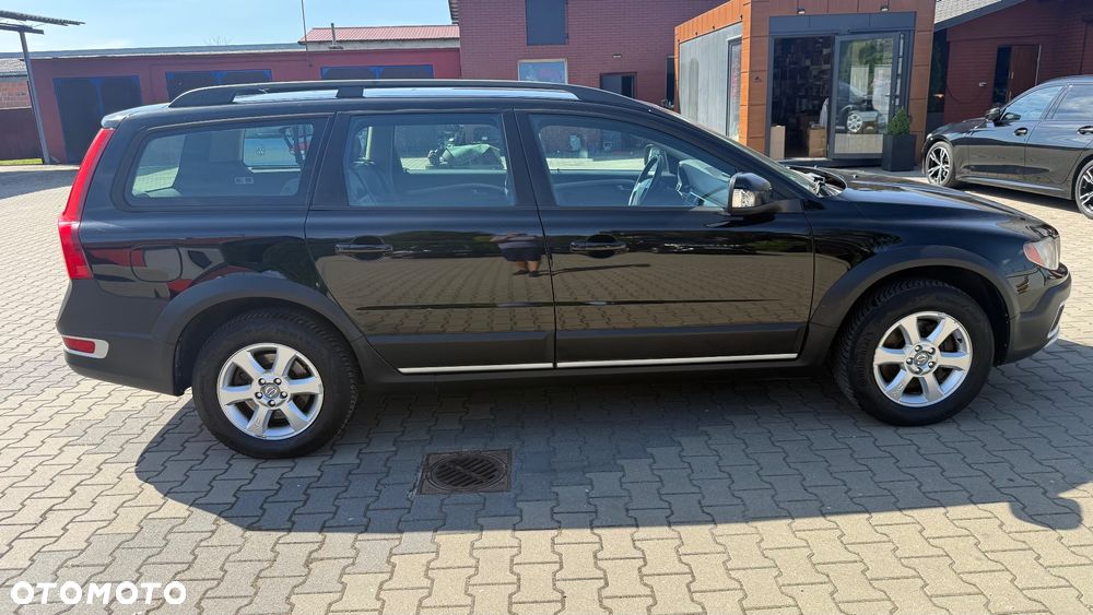 Volvo XC 70 D5 AWD Momentum - 24