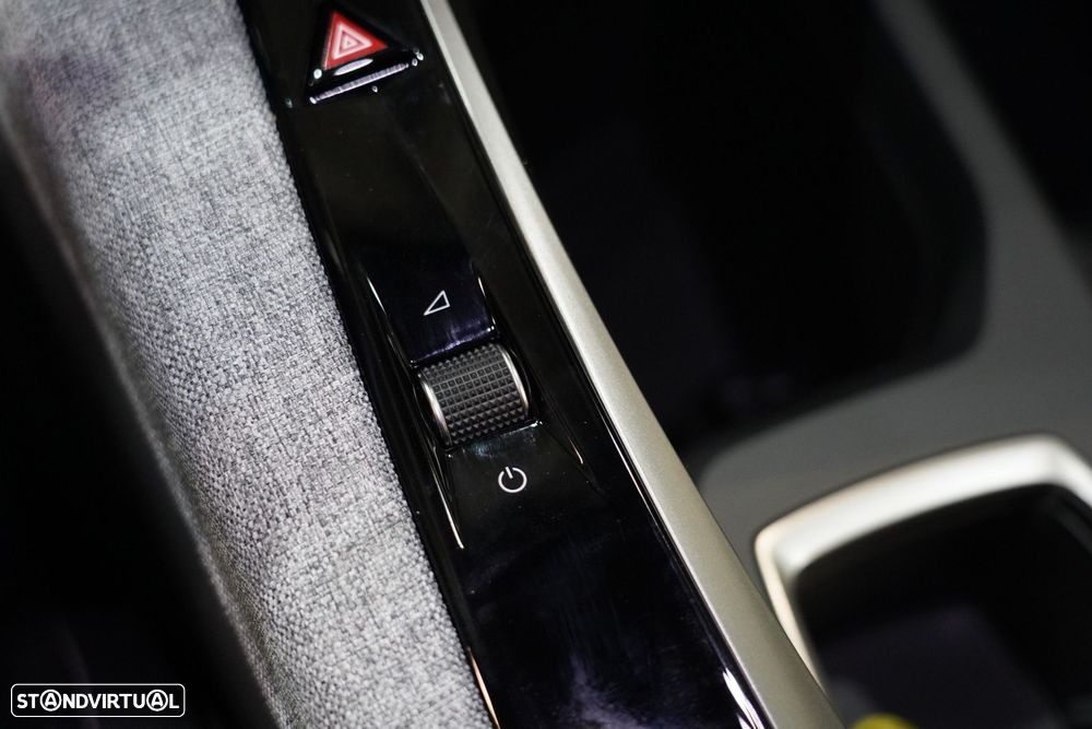 Peugeot 3008 1.2 Hybrid Allure e-DCS6 - 27