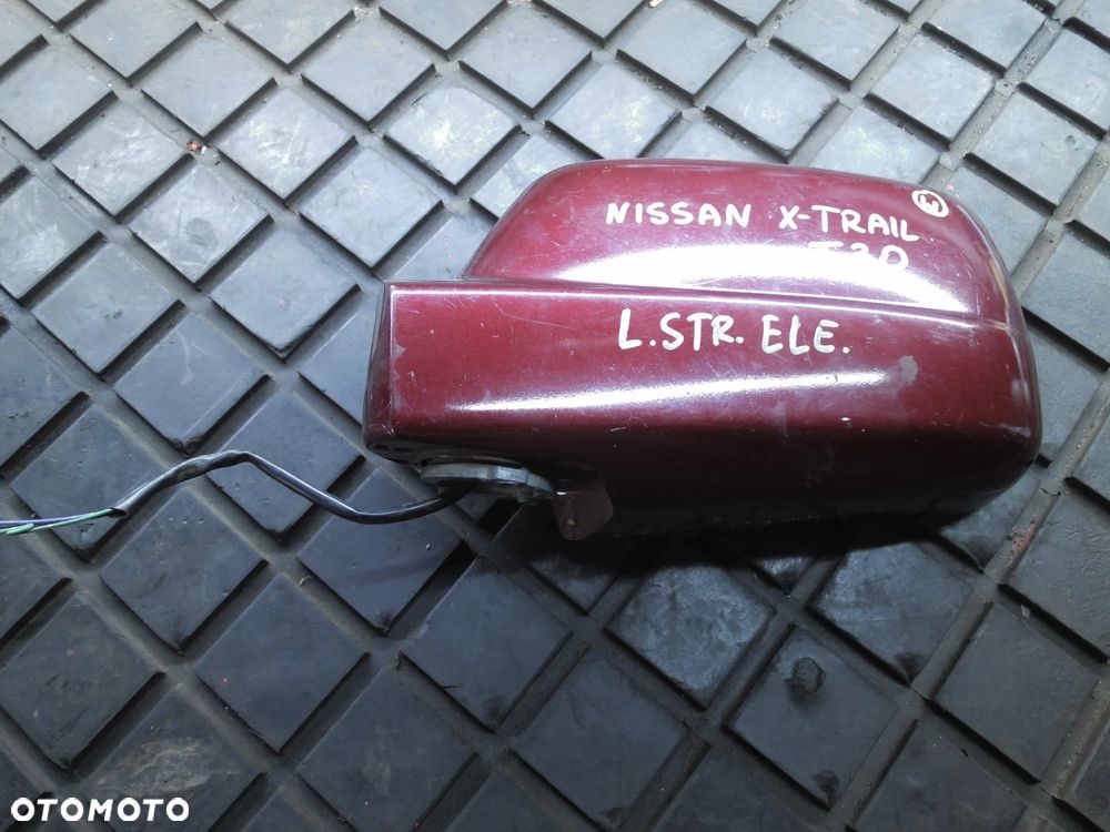 NISSAN X-TRAIL T30 LUSTERKO LEWE 3PIN EUROPA - 1