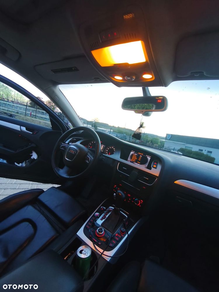 Audi A4 Limousine - 5