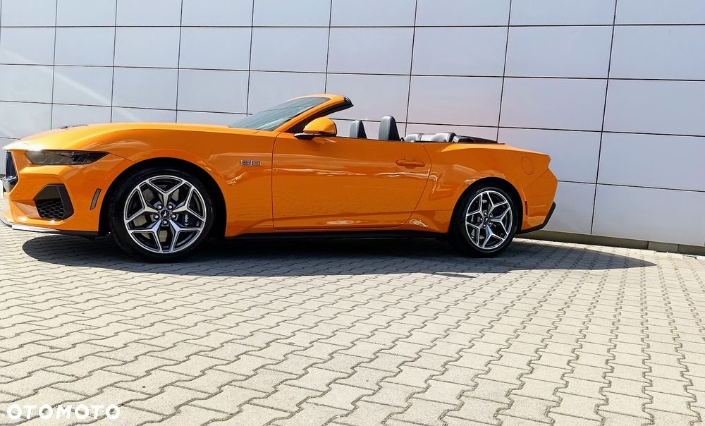 Ford Mustang - 36