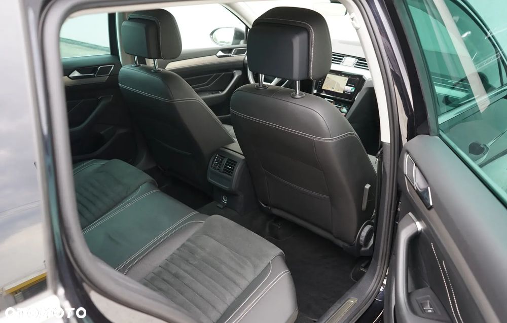 Volkswagen Passat 2.0 TDI 4Mot Elegance DSG - 19