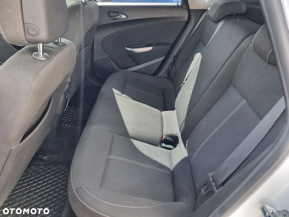 Opel Astra 1.6 Turbo White Edition - 12