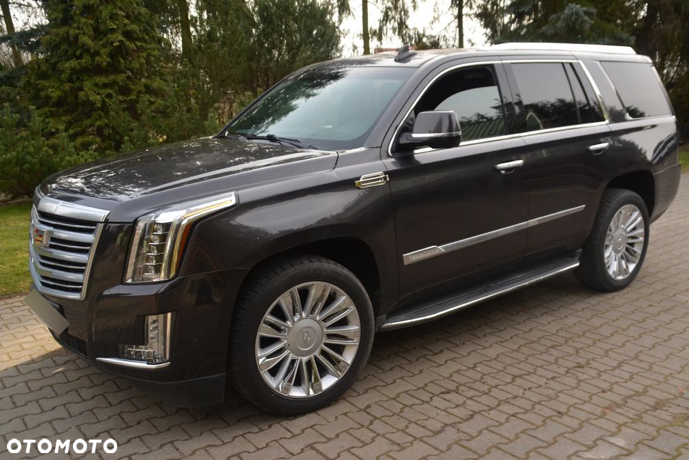 Cadillac Escalade - 3