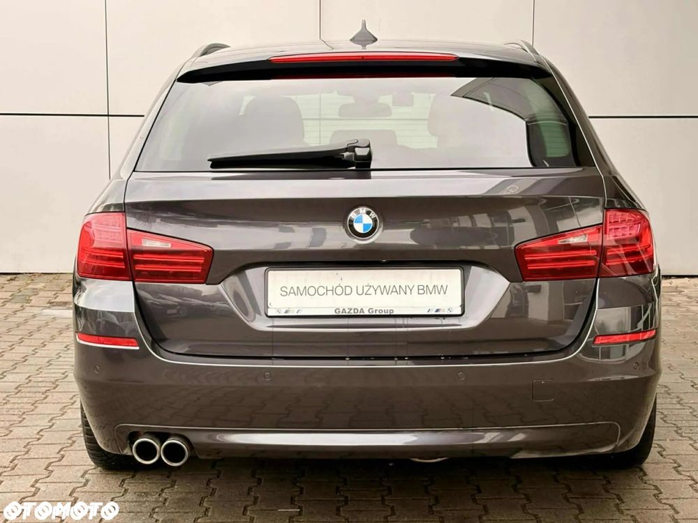 BMW Seria 5 525d xDrive - 17