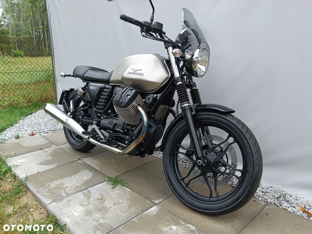 Moto Guzzi V7 - 1