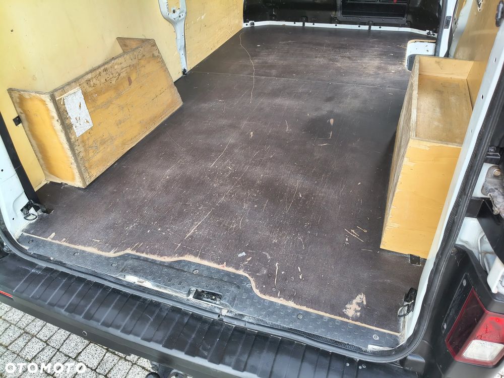 Renault TRAFIC PO LIFTINGU 2.0 DCI (120KM) 6-BIEGÓW (L2H1) LONG KLIMA STAN IDEALNY BEZWYPADKOWY NIE MA RDZY SERWIS KM DO KOŃCA ! ! ! - 19