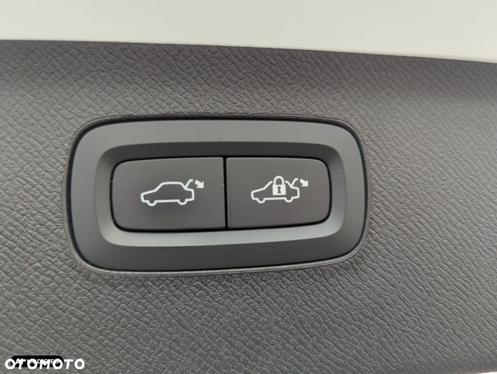 Volvo XC 90 - 21