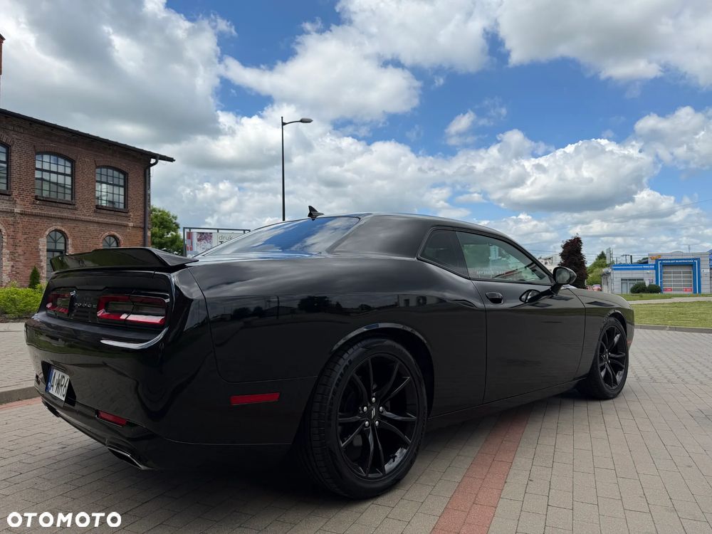Dodge Challenger - 5