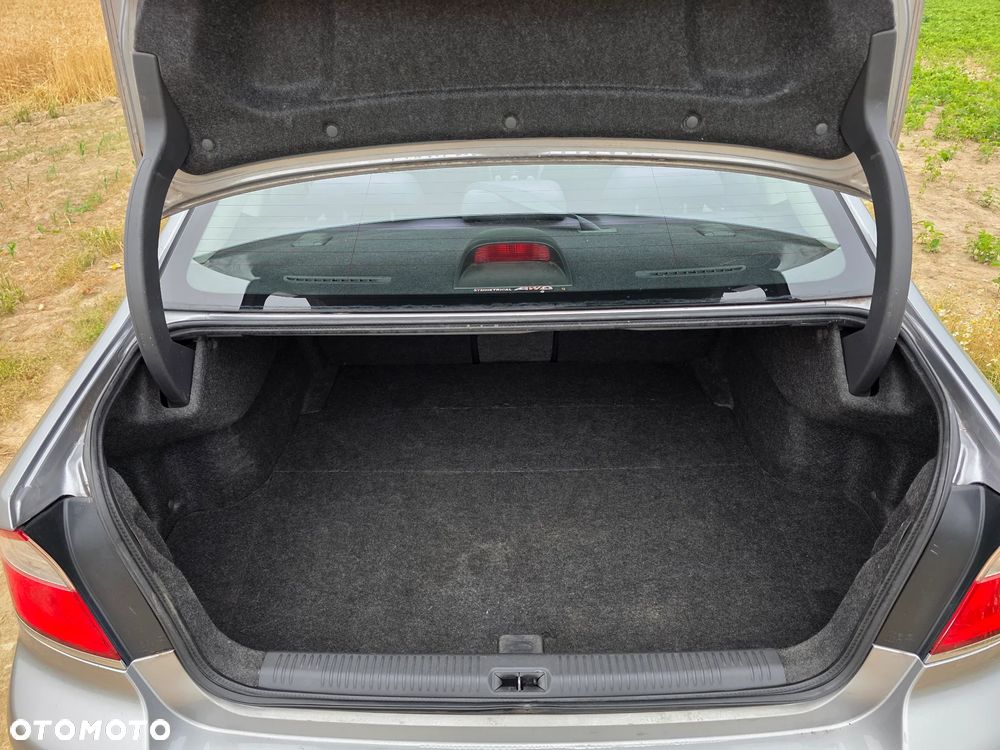 Subaru Legacy - 31