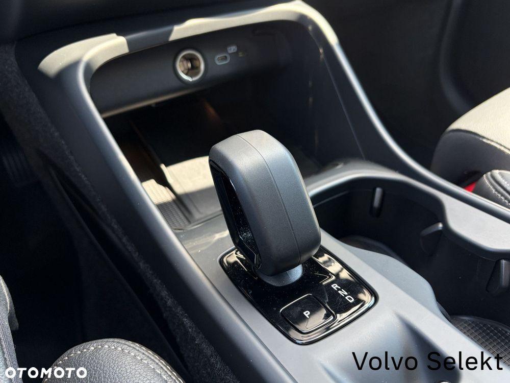 Volvo XC 40 B3 B DKG Core - 22