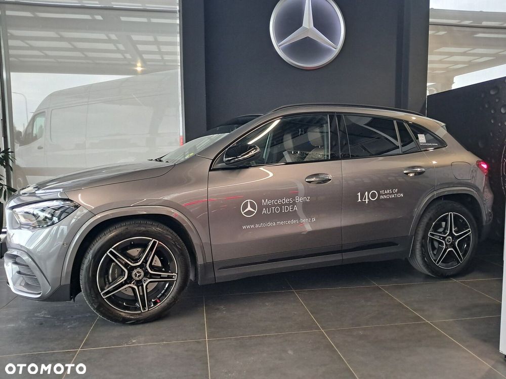 Mercedes-Benz GLA - 9