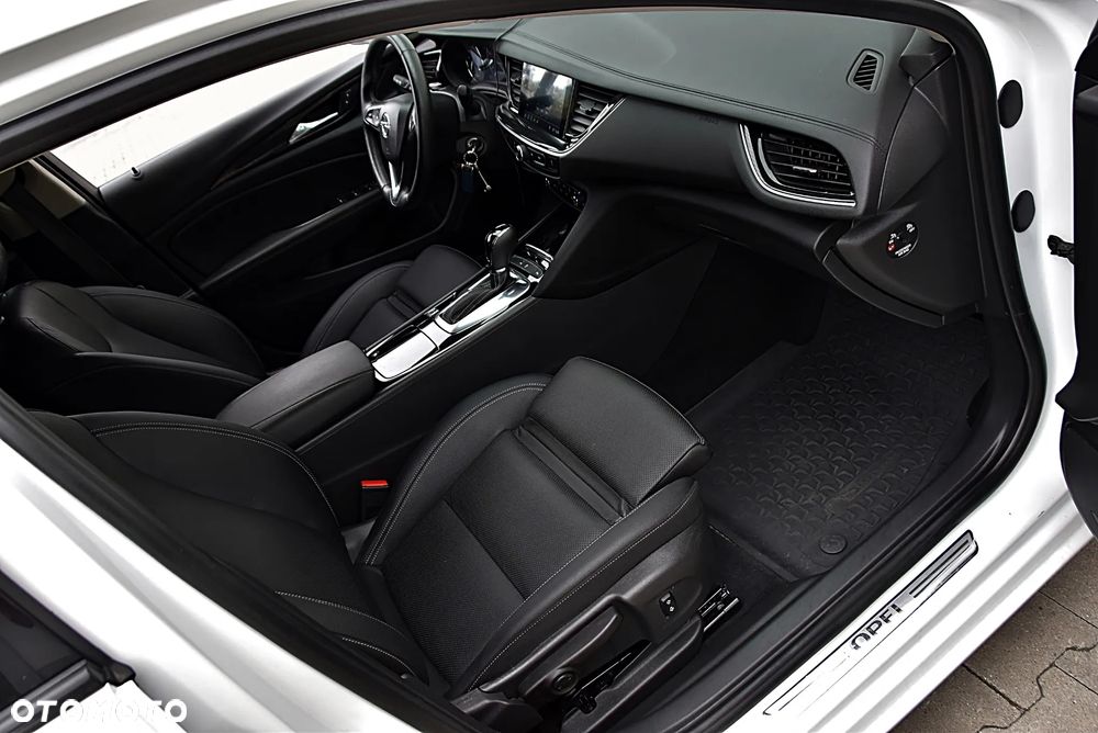 Opel Insignia 2.0 BiTurbo 4x4 Innovation - 9