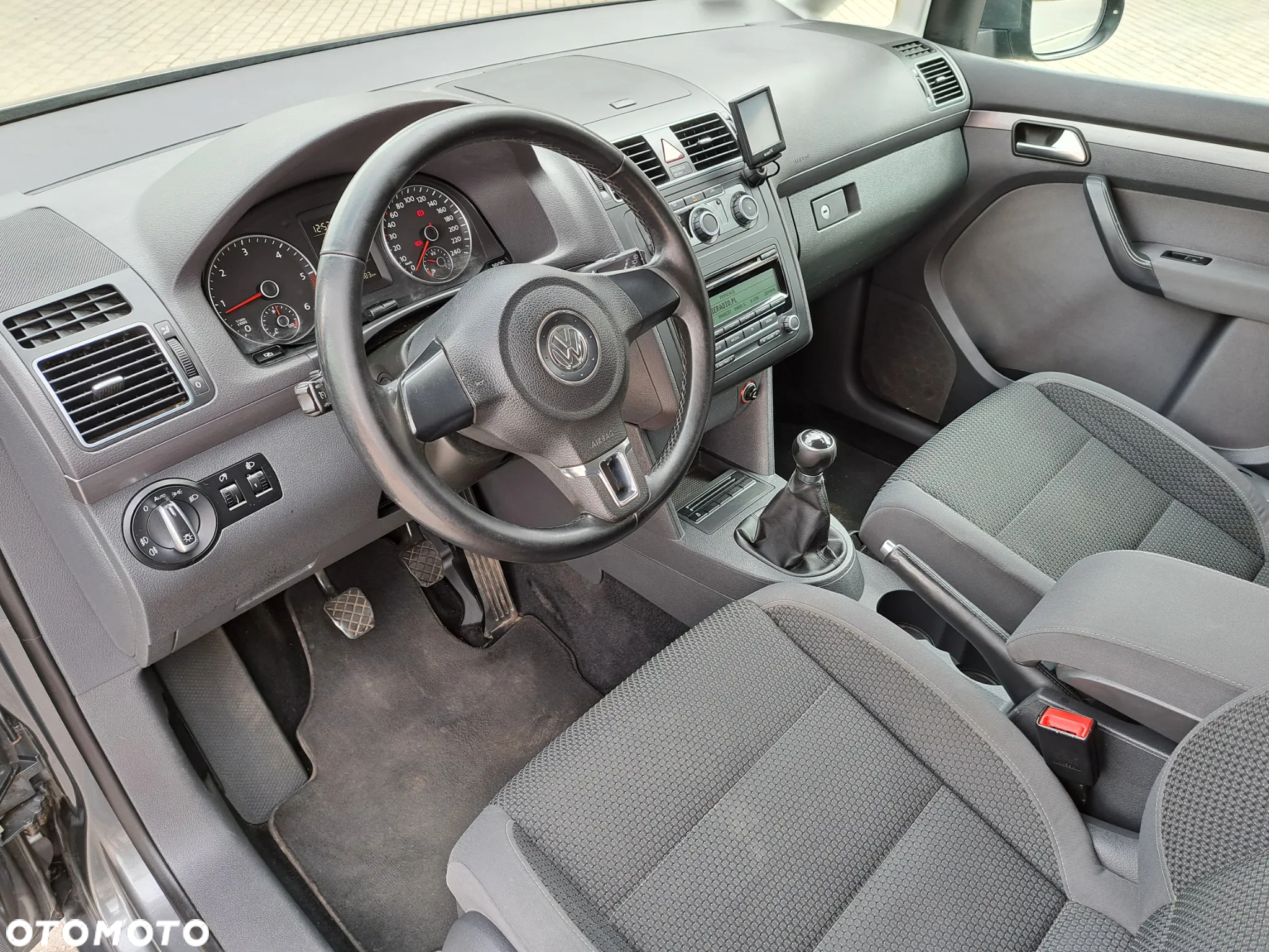 Volkswagen Touran - 13
