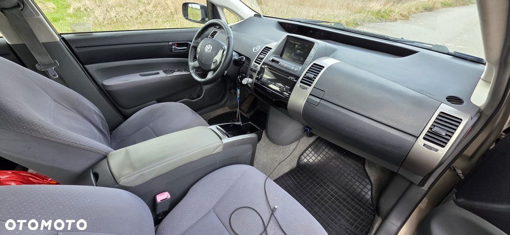 Toyota Prius 1.5 VVT-i Sol - 11