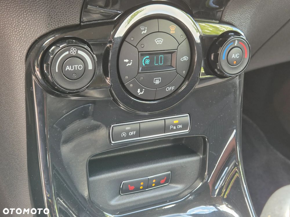 Ford Fiesta 1.0 EcoBoost Titanium - 25