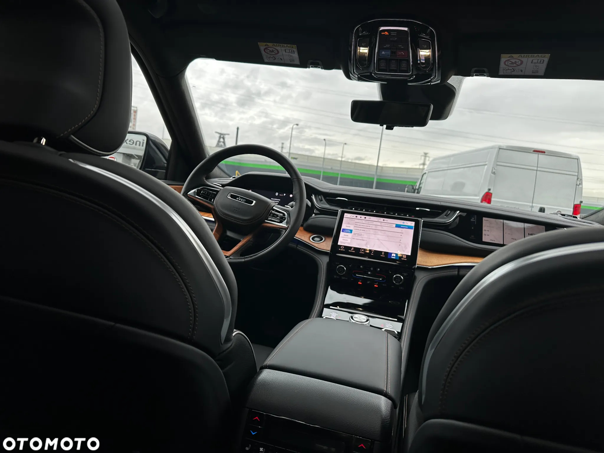 Jeep Grand Cherokee - 17