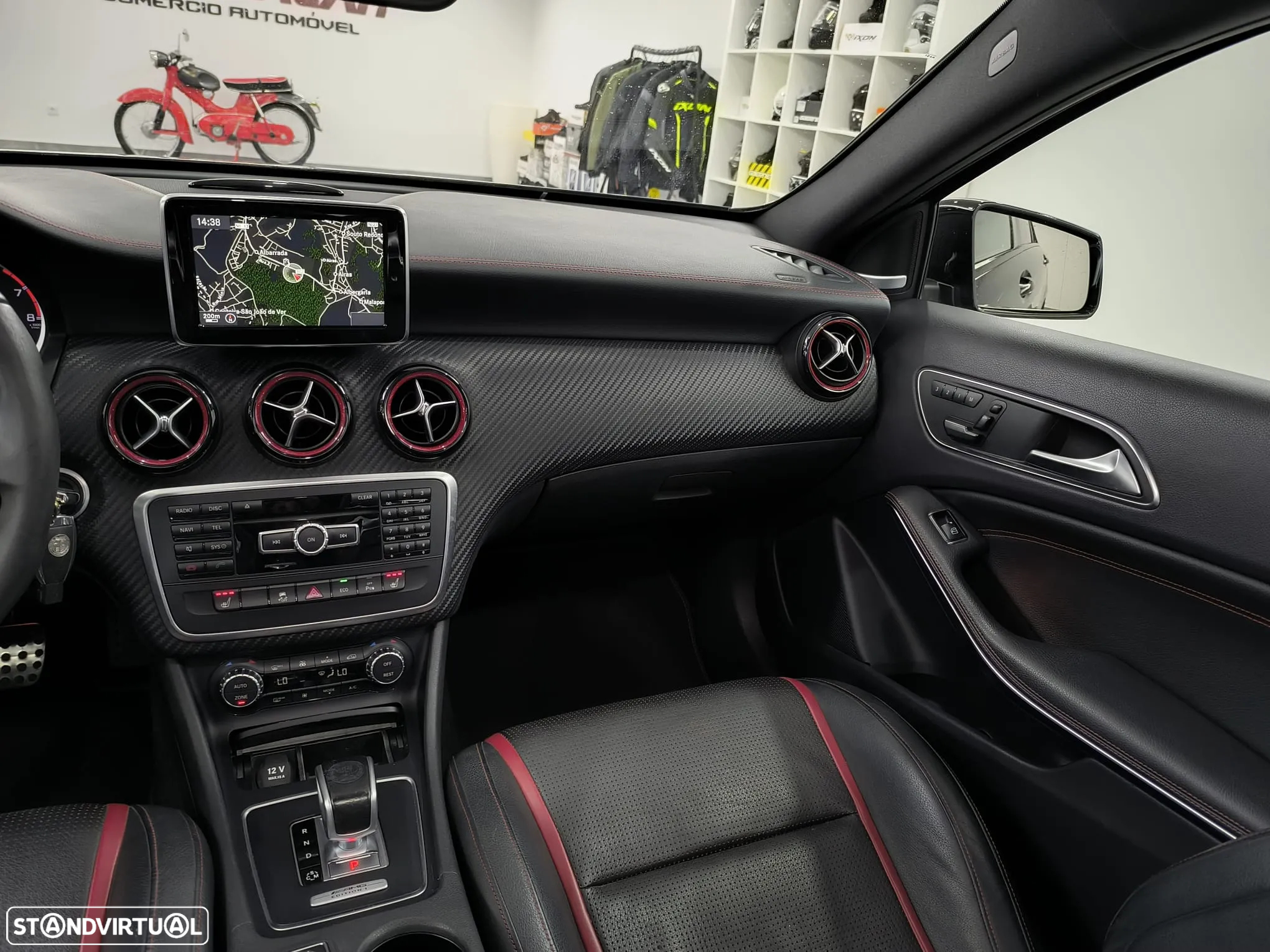 Mercedes-Benz A 45 AMG 4Matic Speedshift 7G-DCT - 38