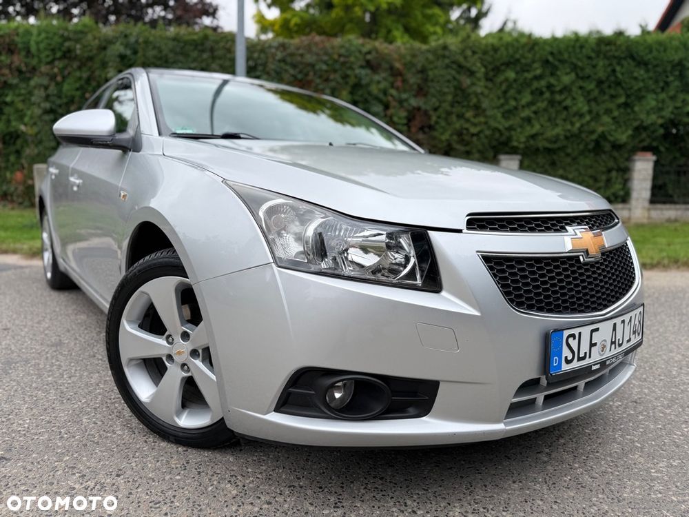 Chevrolet Cruze 1.8 LTZ+ - 9