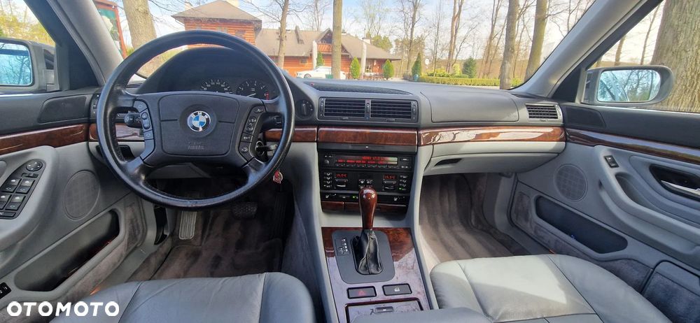 BMW Seria 7 740i - 9