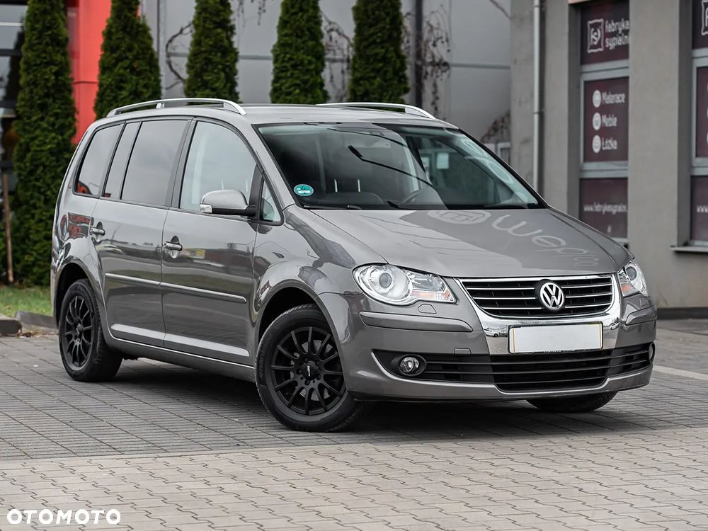 Volkswagen Touran - 1