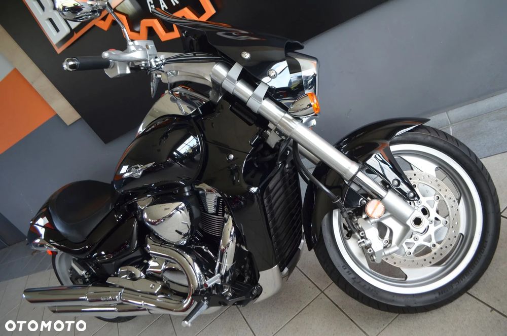 Suzuki Intruder - 4