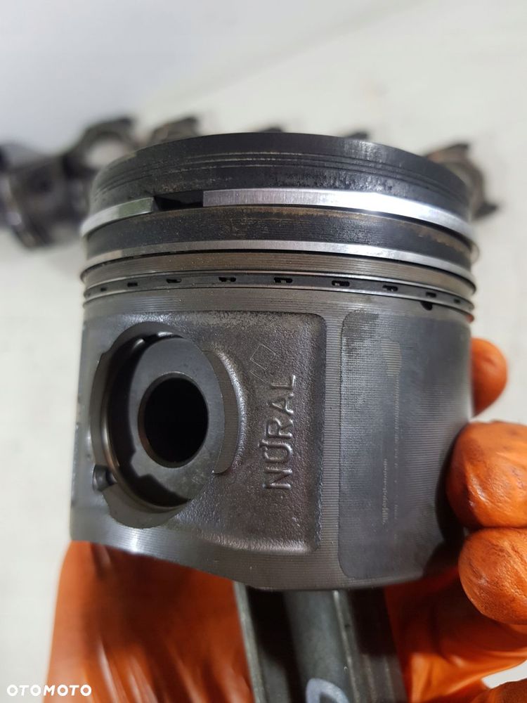 tłok korbowód 83.950 bmw x5 e53 e46 e39 m57d30 3.0 d - 12