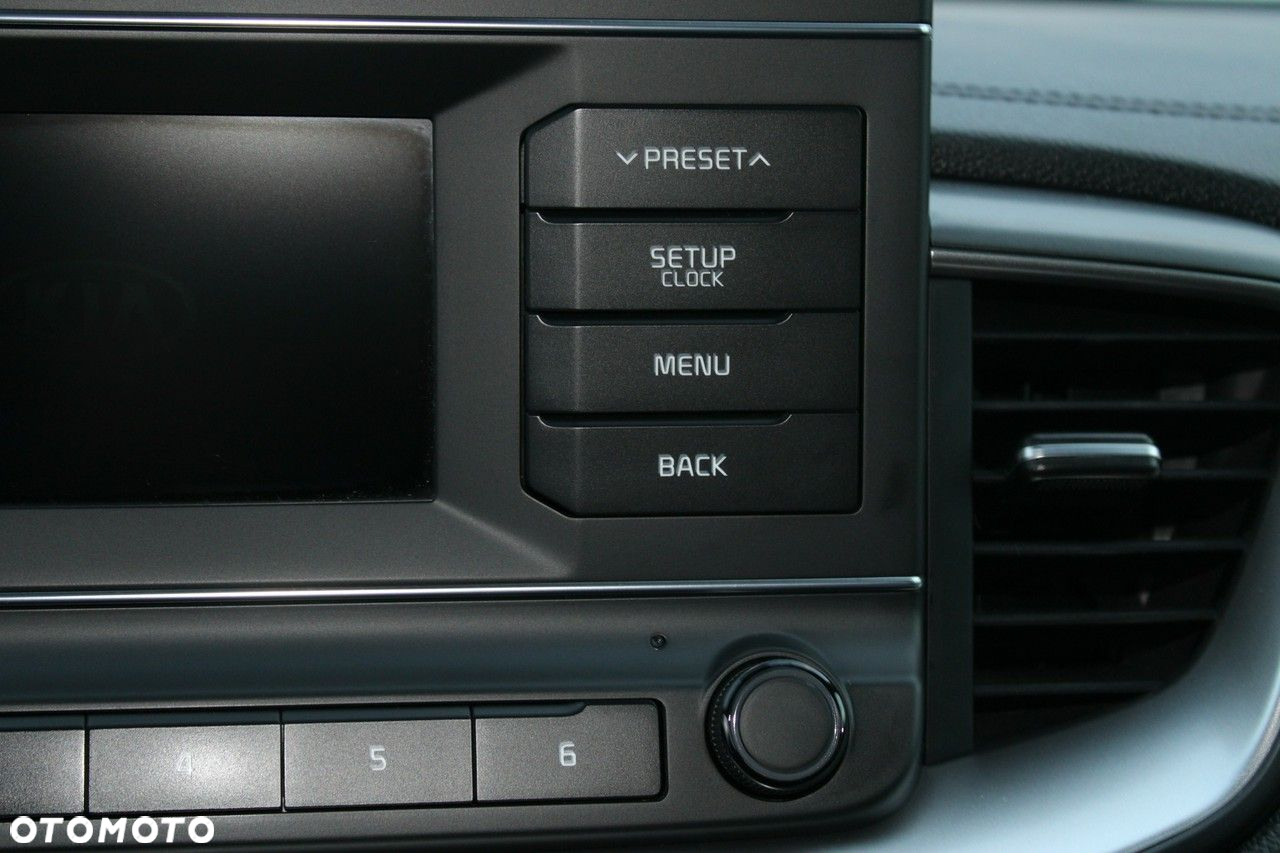 Kia Ceed - 22