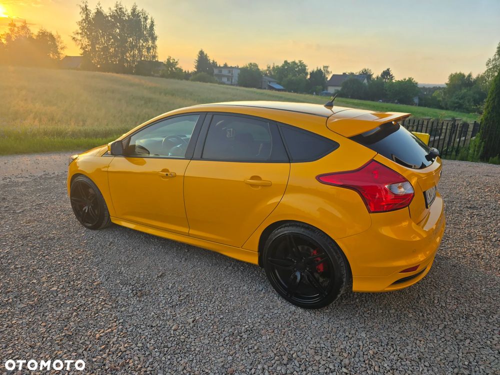Ford Focus 2.0 EcoBoost ST - 5