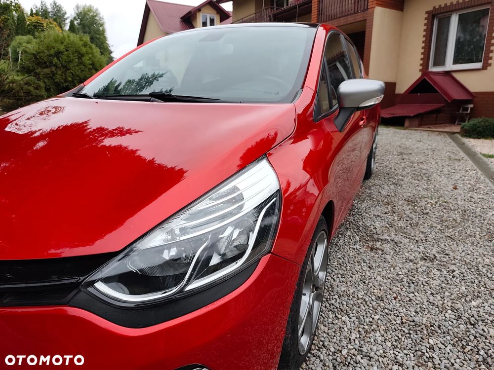 Renault Clio - 17