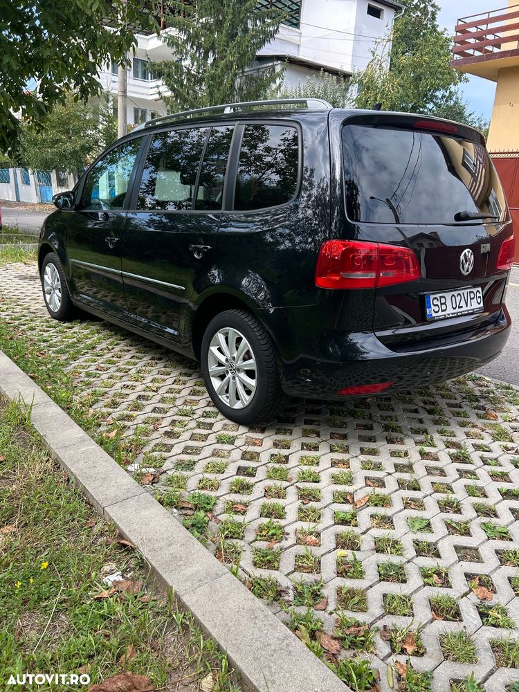 Volkswagen Touran 2.0 TDI DPF DSG Highline - 9