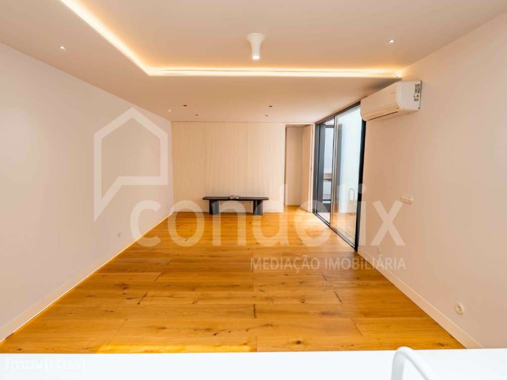 T2 remodelado, com terraço - Grande imagem: 2/45