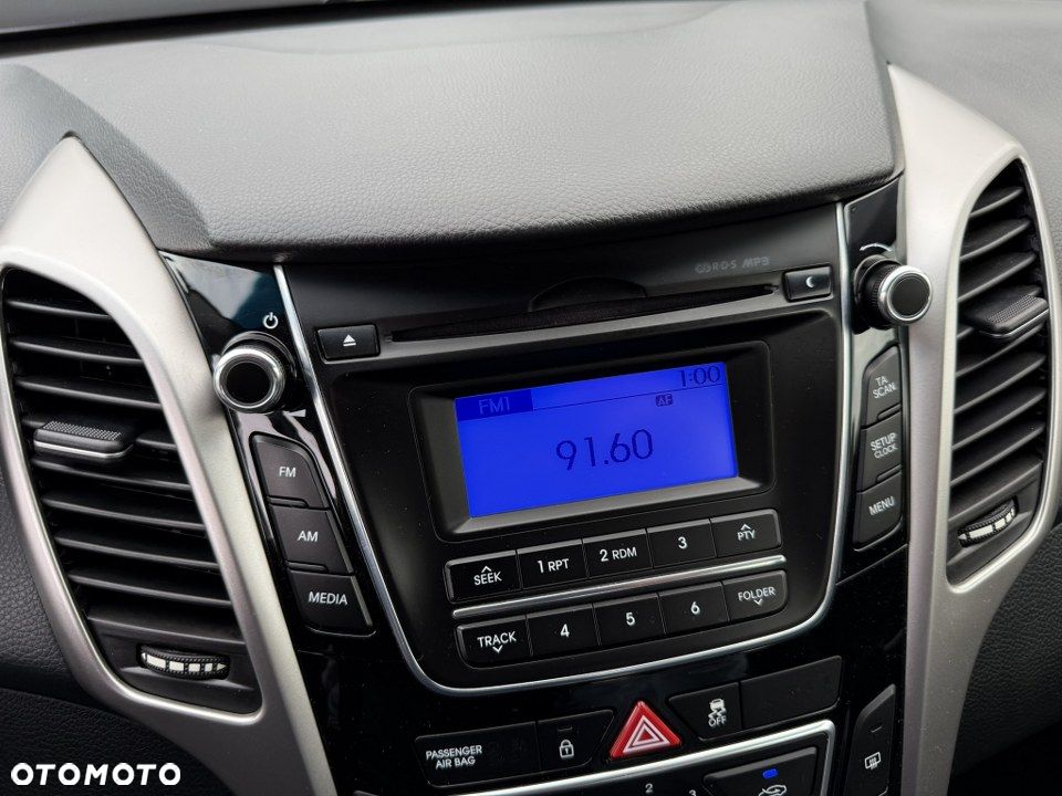 Hyundai i30 1.4 Premiere Comfort - 23